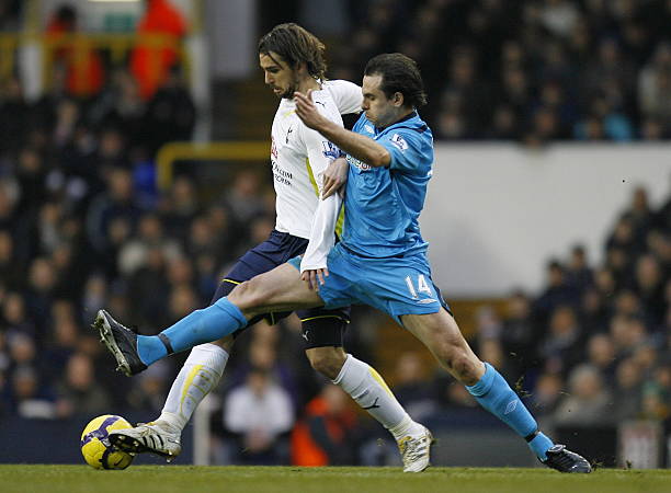 管理层以更 管理层以更