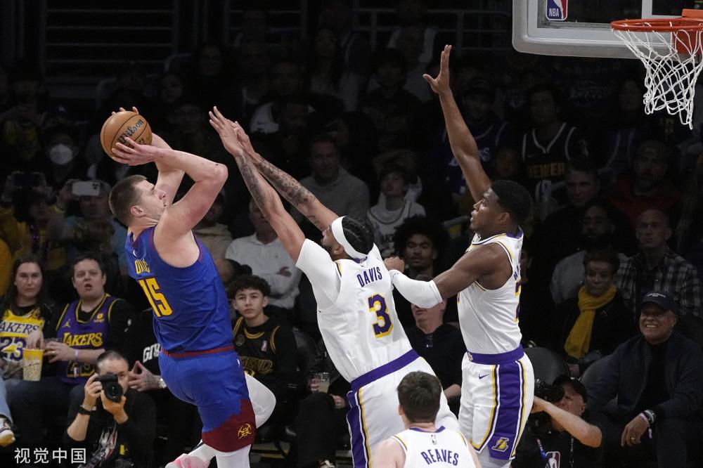 使得他们对 使得他们对